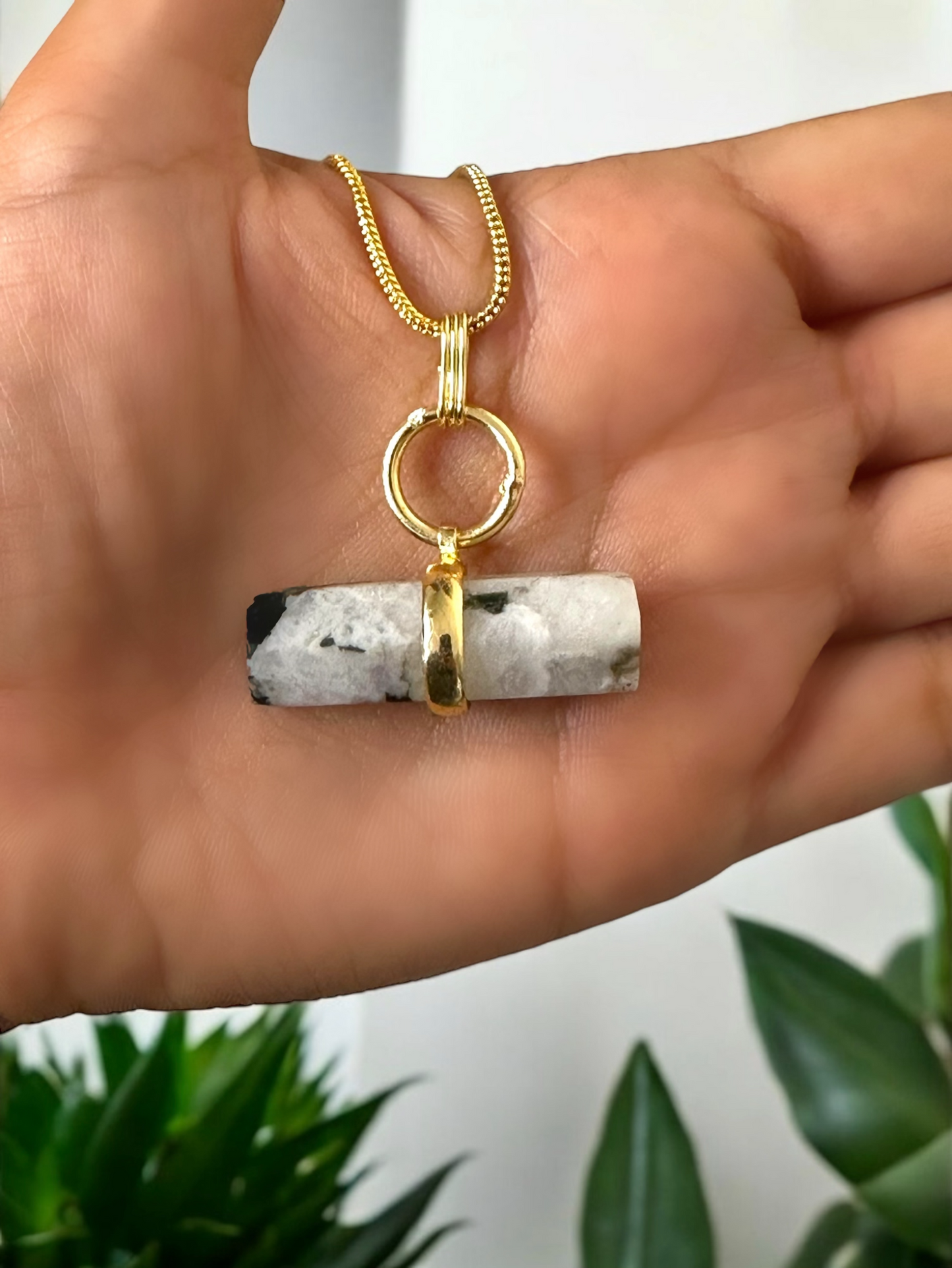 Pellet Natural Stones Pendant Necklace