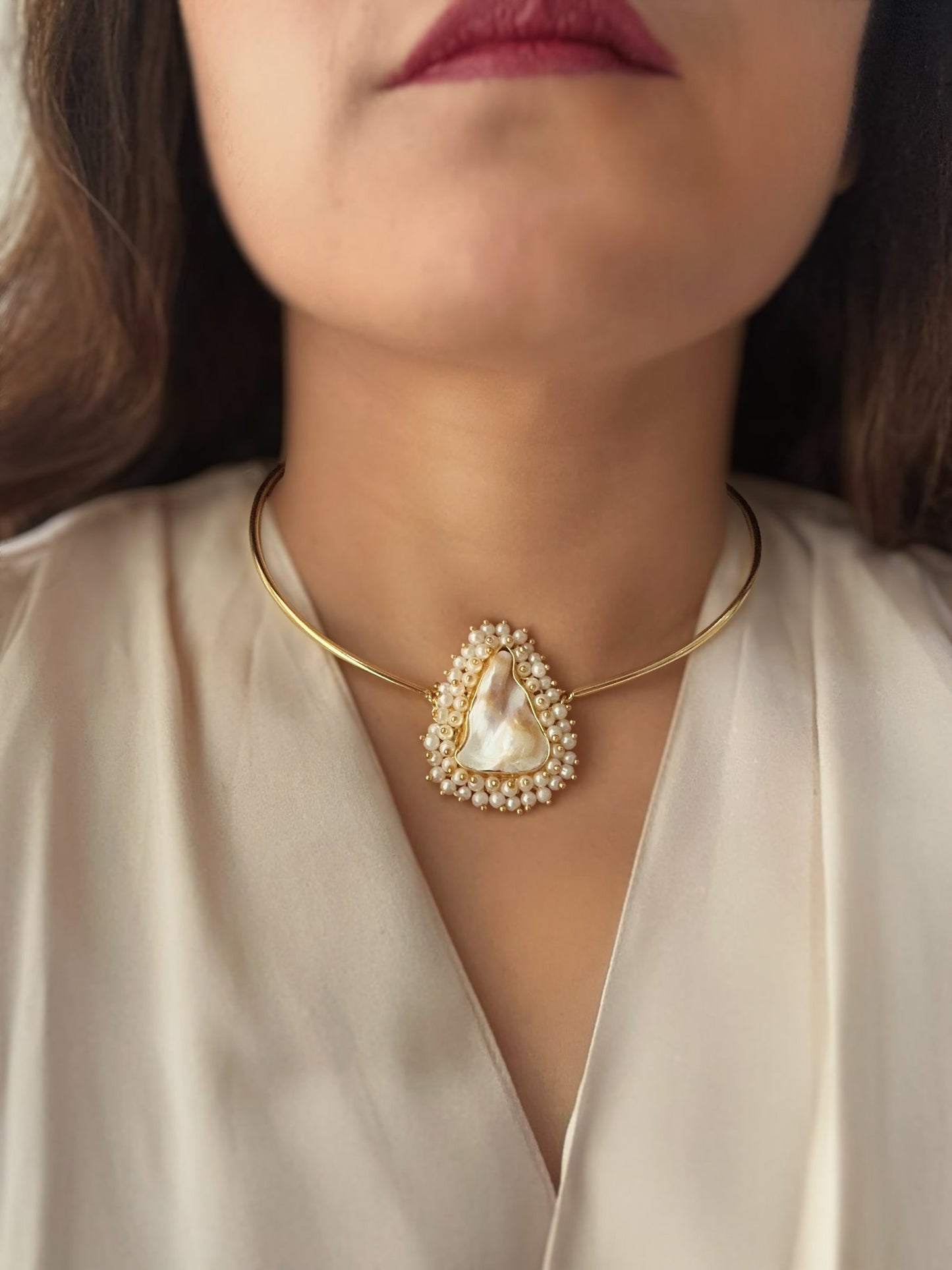 Pearl Shell European Torque Necklace Hasli