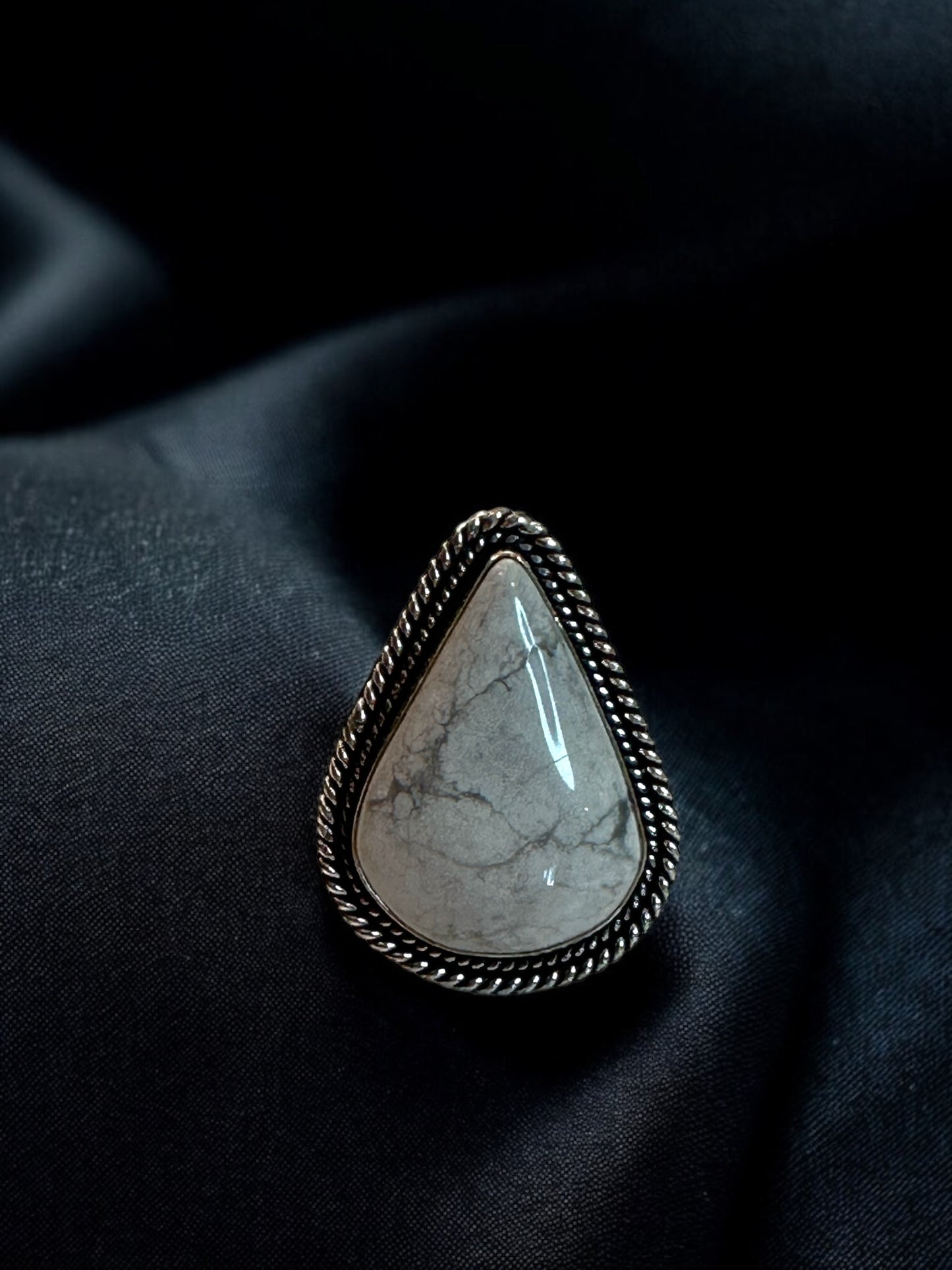 White Howlite Stone Chunky Adjustable White Alloy Ring