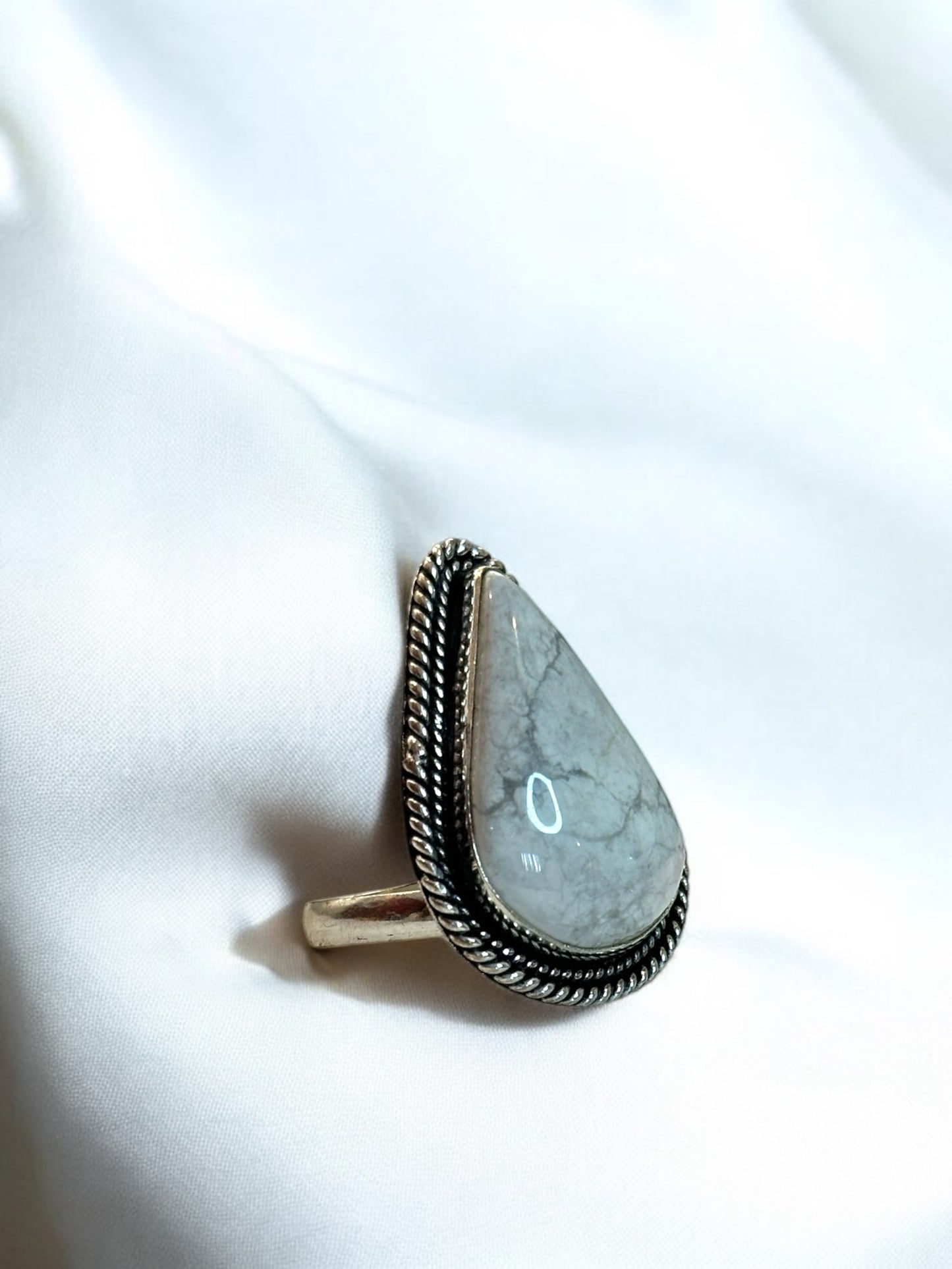 White Howlite Stone Chunky Adjustable White Alloy Ring