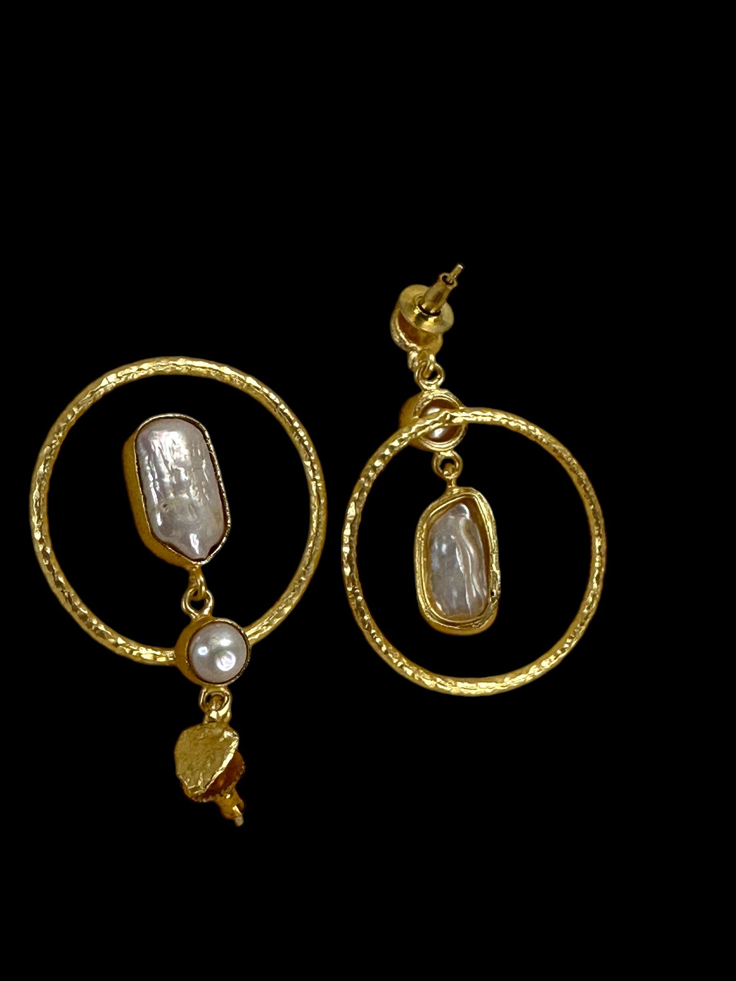 White Baroque Pearl Round Earrings