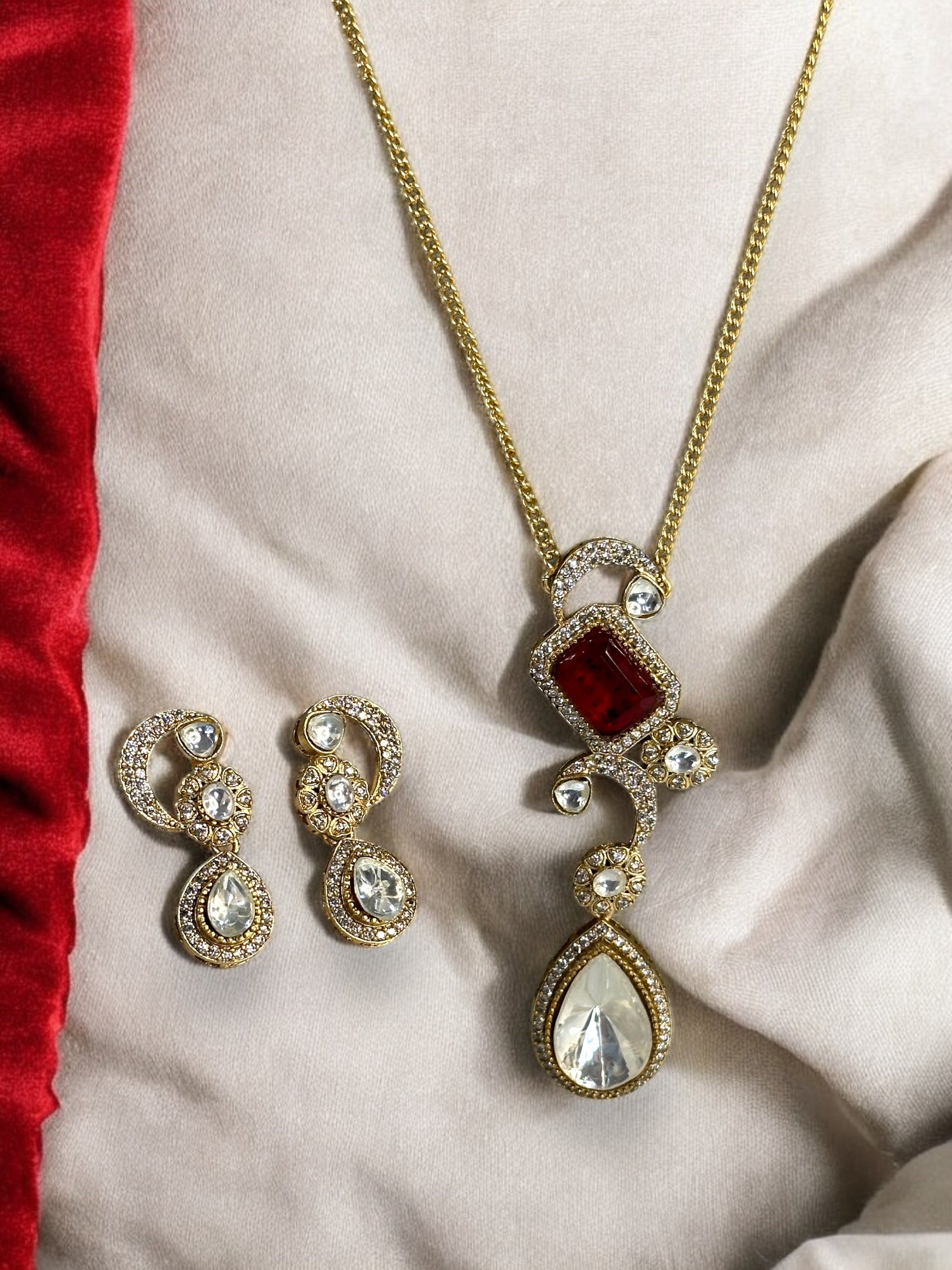 Red Teardrop Polki Pendant Set