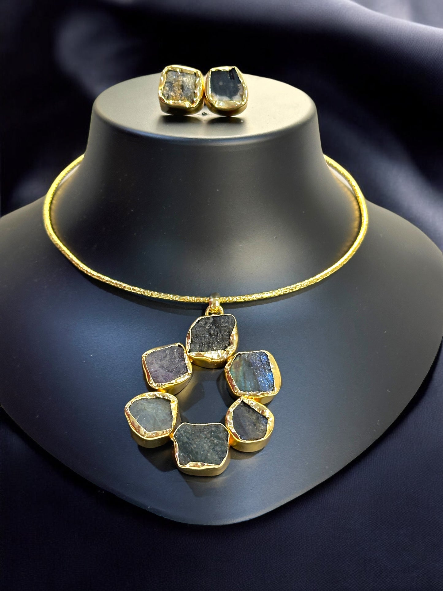 Black Labradorite Statement Floral Hasli