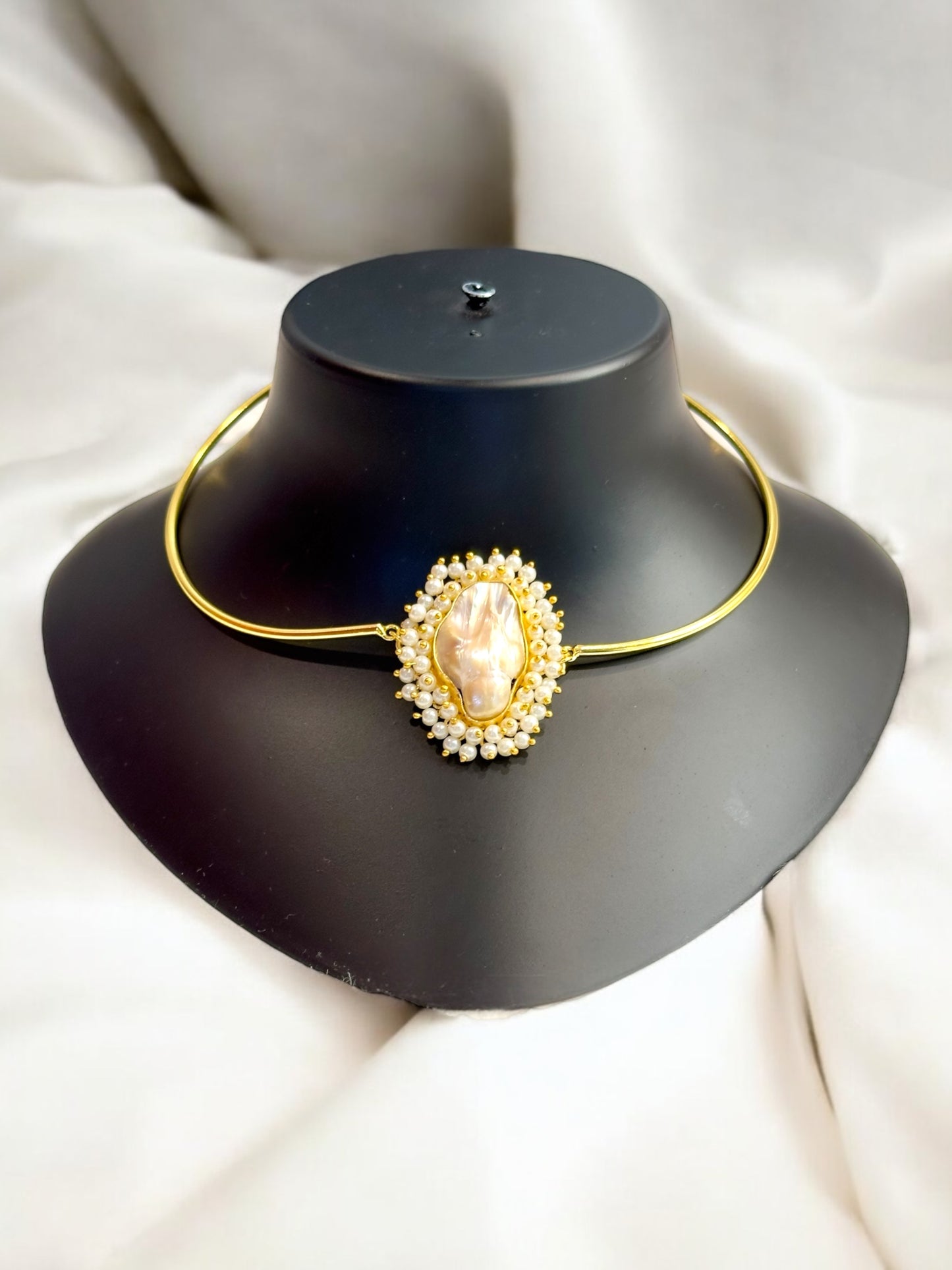 Pearl Shell European Torque Necklace Hasli
