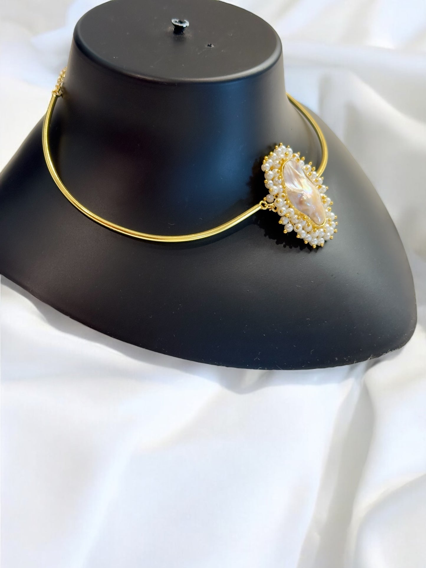 Pearl Shell European Torque Necklace Hasli