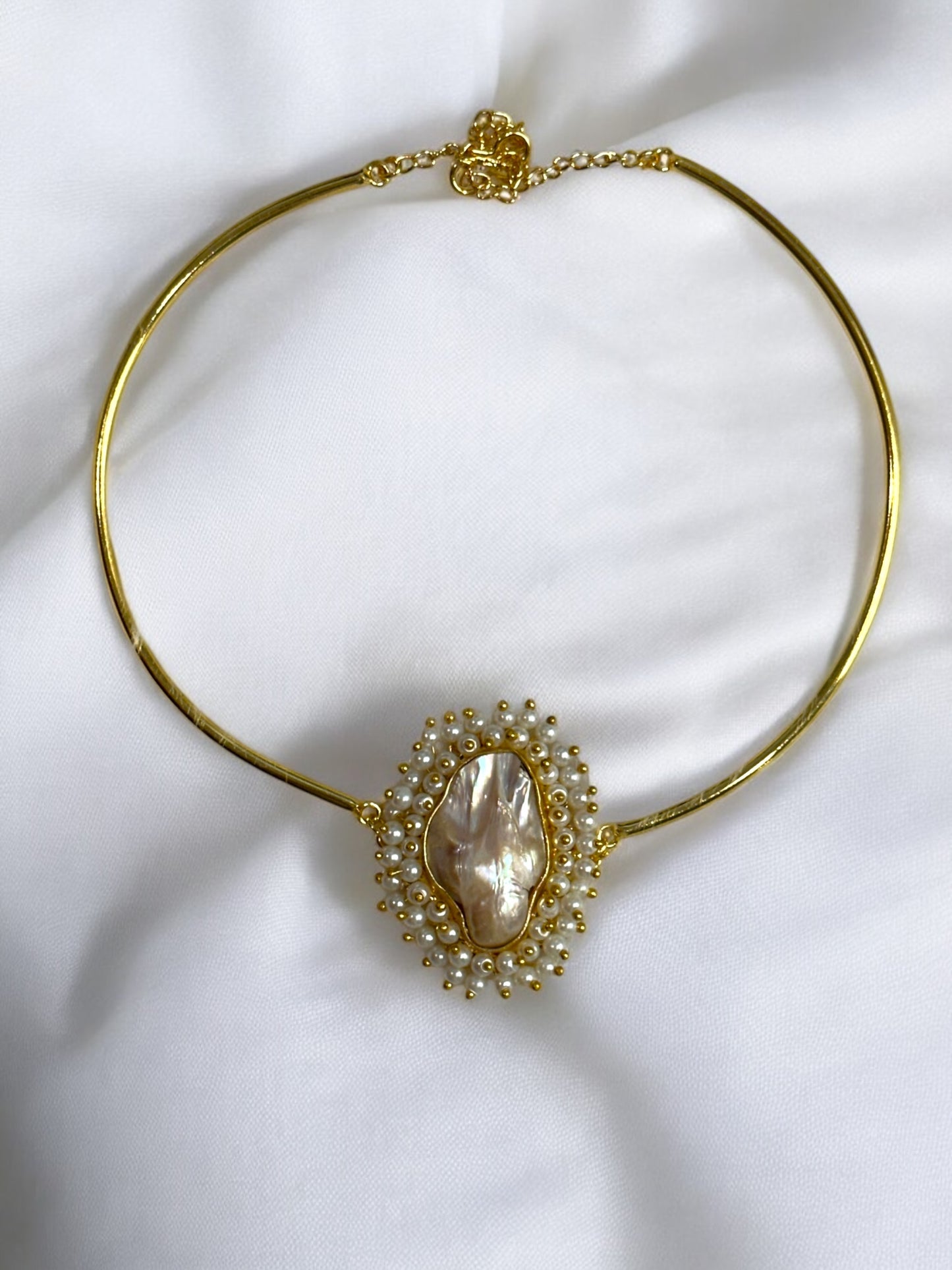 Pearl Shell European Torque Necklace Hasli