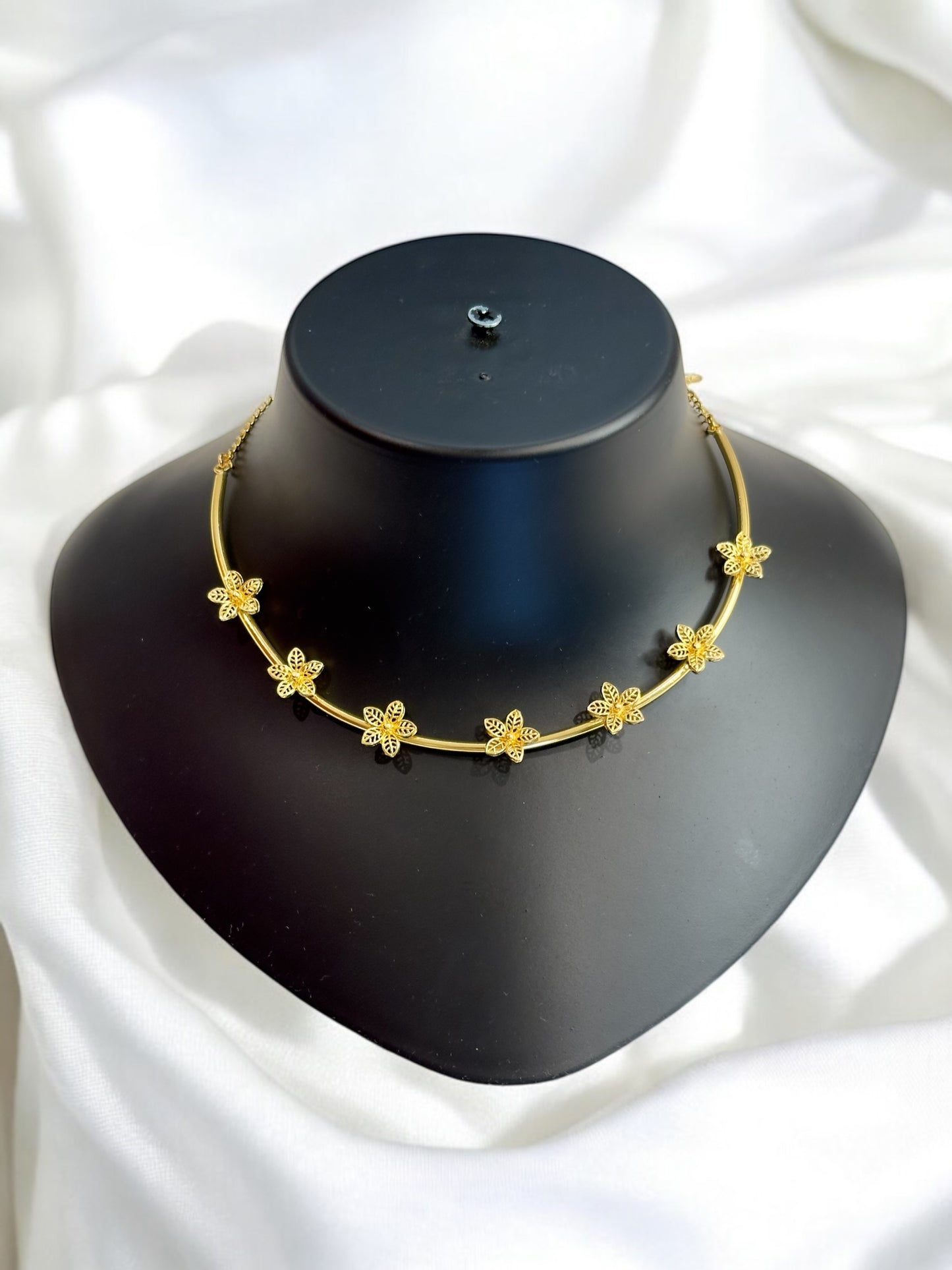 7 Flowers European Torque Necklace Hasli With Earrings