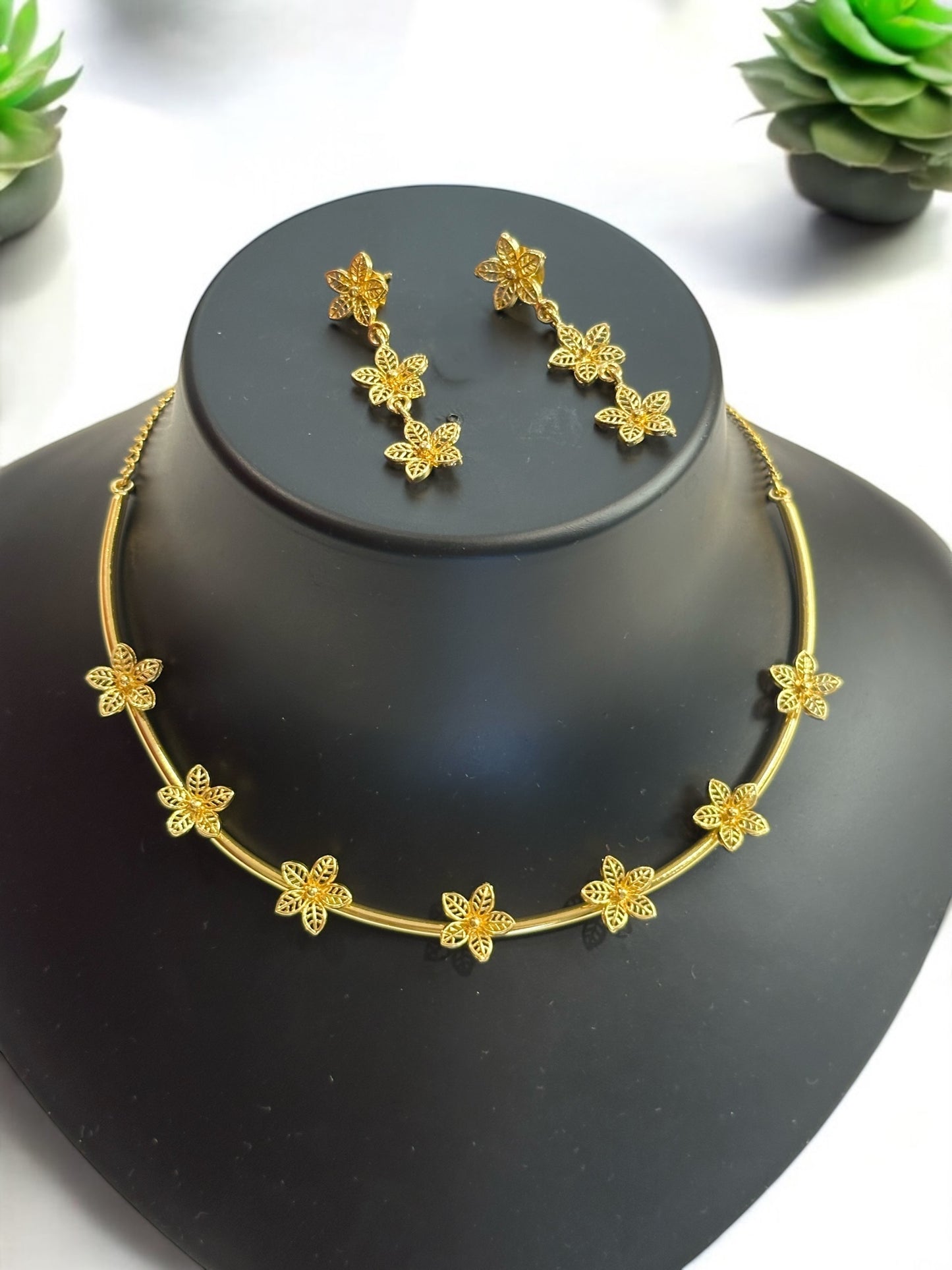 7 Flowers European Torque Necklace Hasli With Earrings
