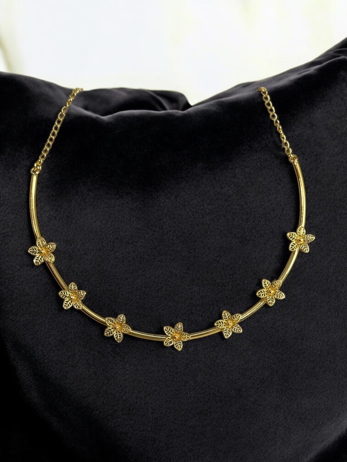 7 Flowers European Torque Necklace Hasli With Earrings
