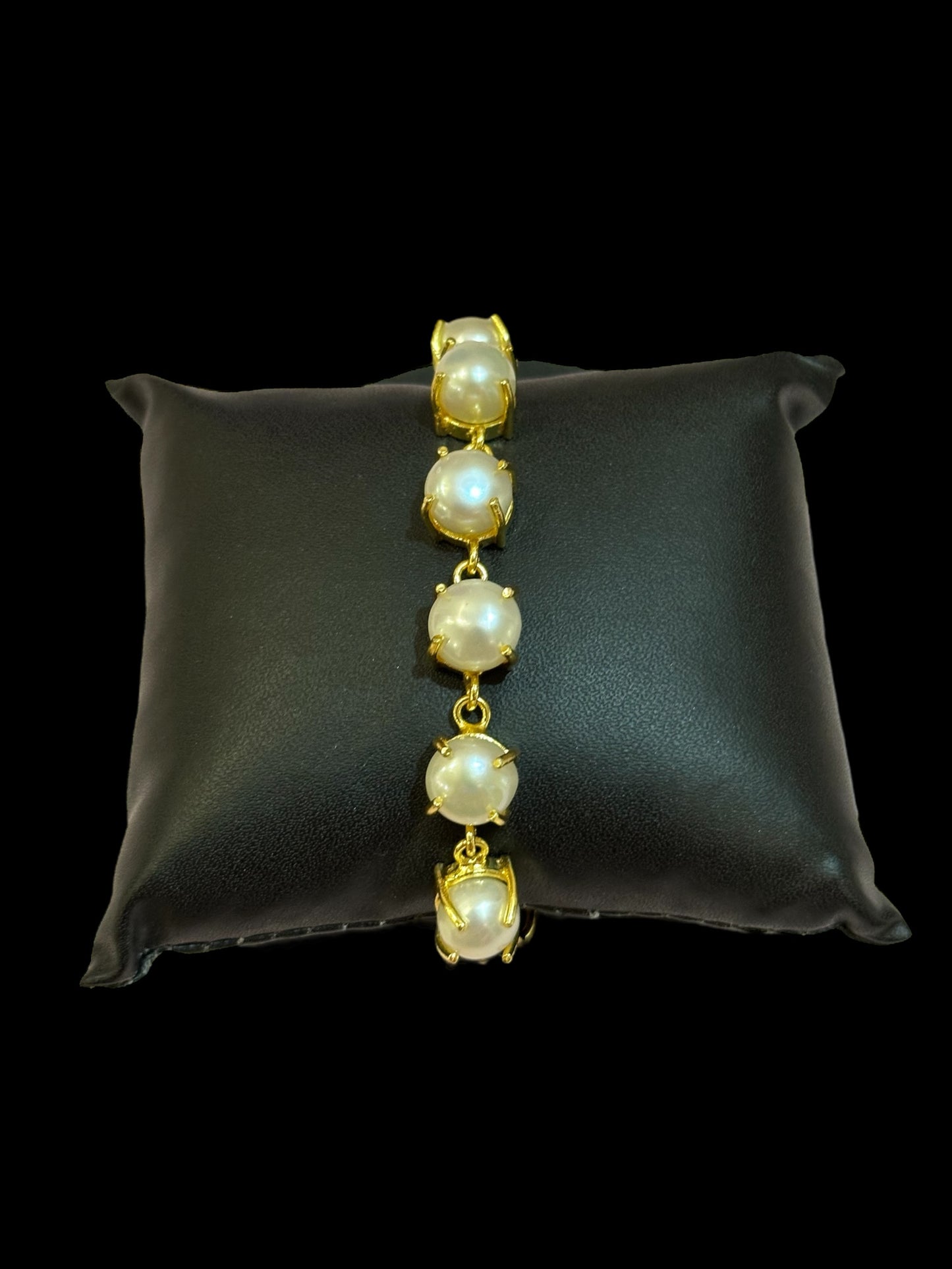 Seven Pearls Eternal Bracelet