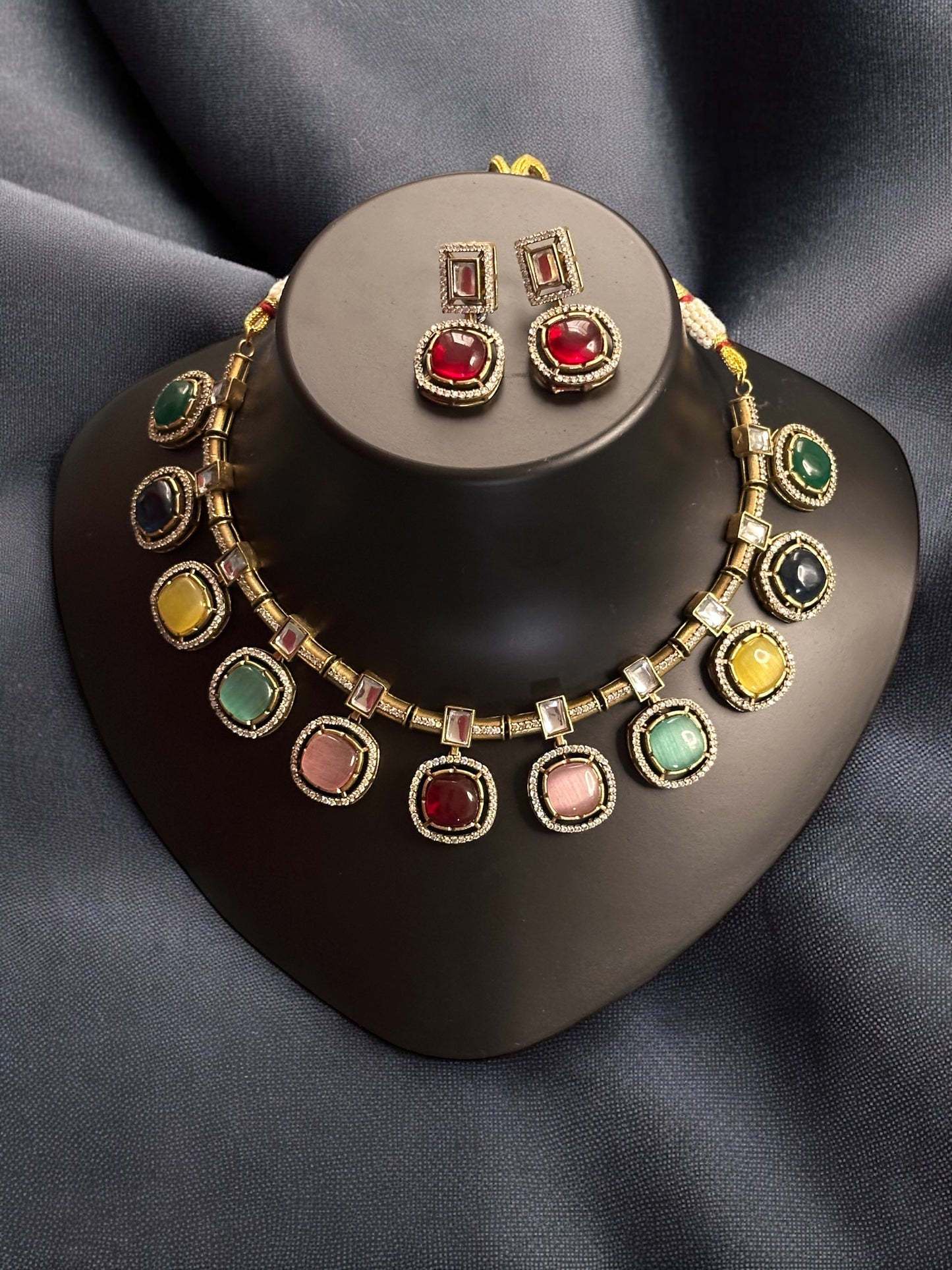 Multicoloured Doublet Necklace Set