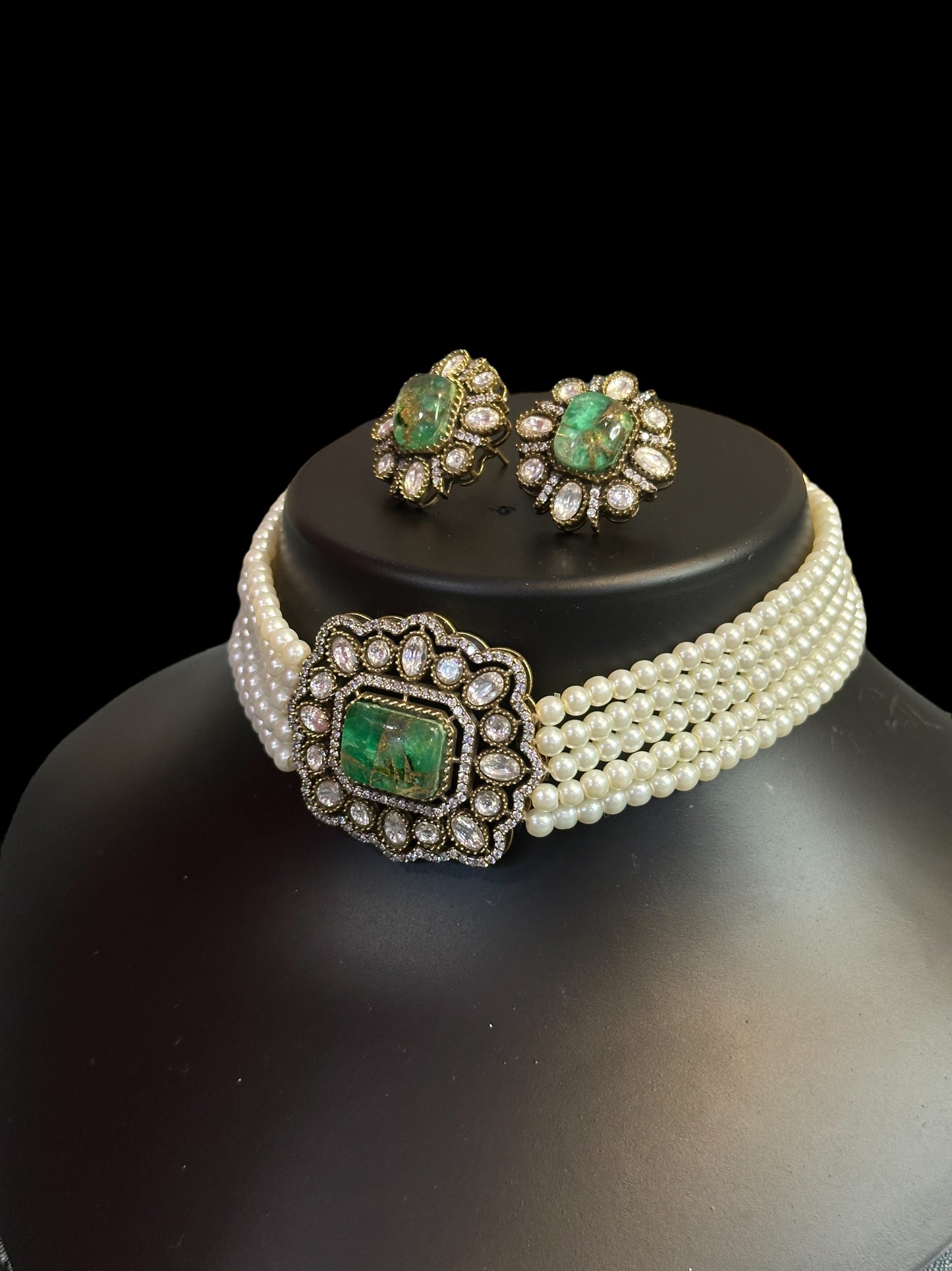 Marble Stone Ameesha Victorian Choker Set