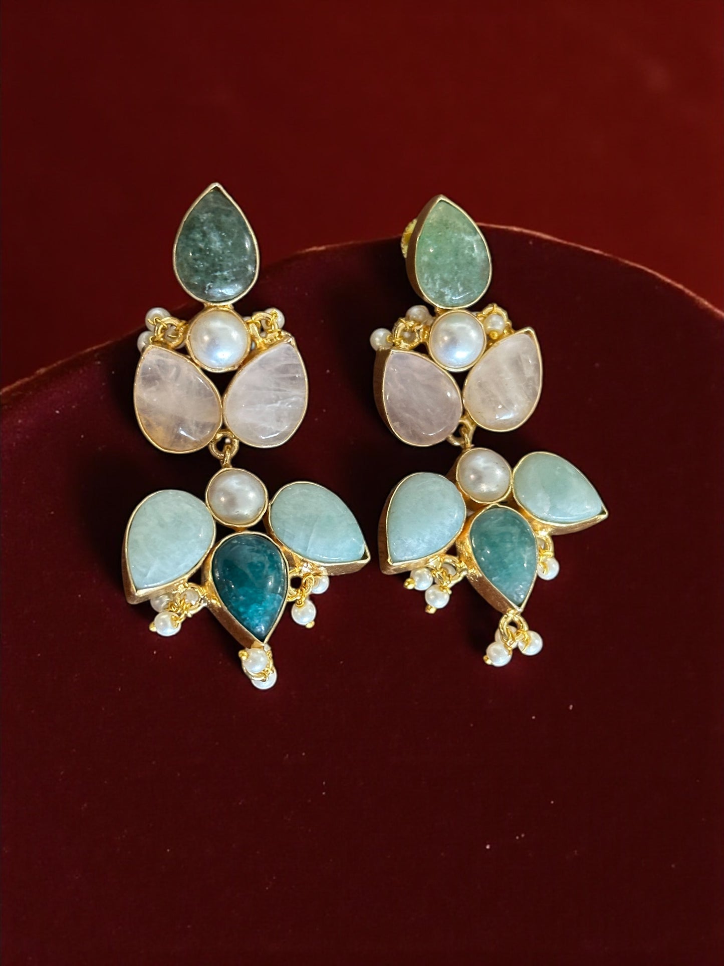 Maanvi Statement Necklace Set with Tikka