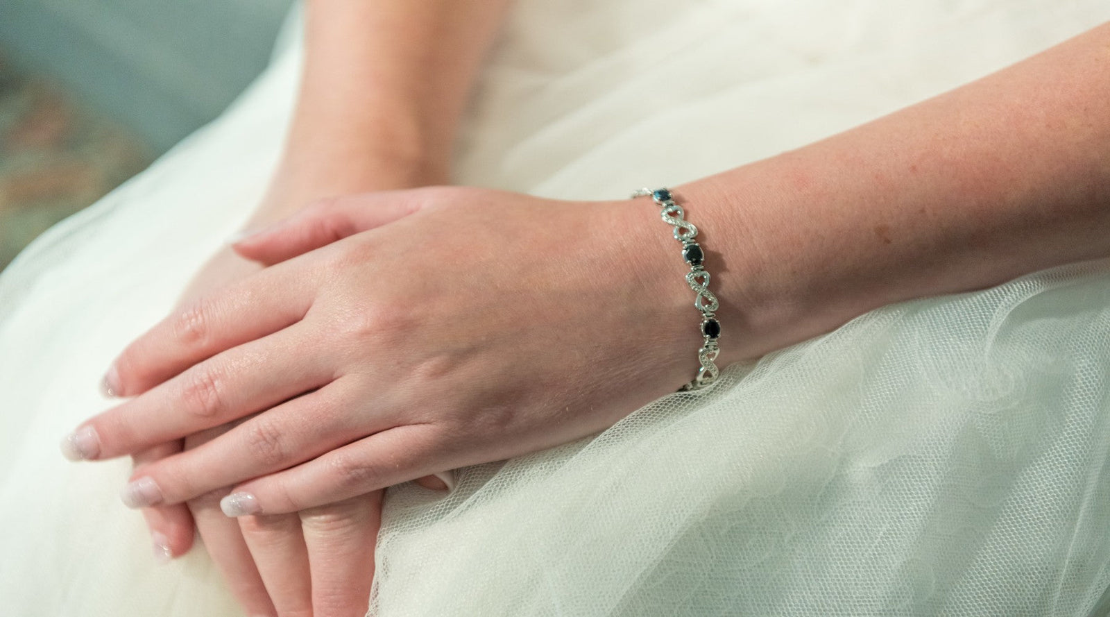 Which Hand to Wear Rose Quartz Bracelet: The Complete Guide to Love, Energy and Intention
