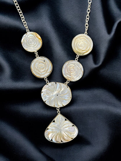 White Shell Rose Craving Necklace