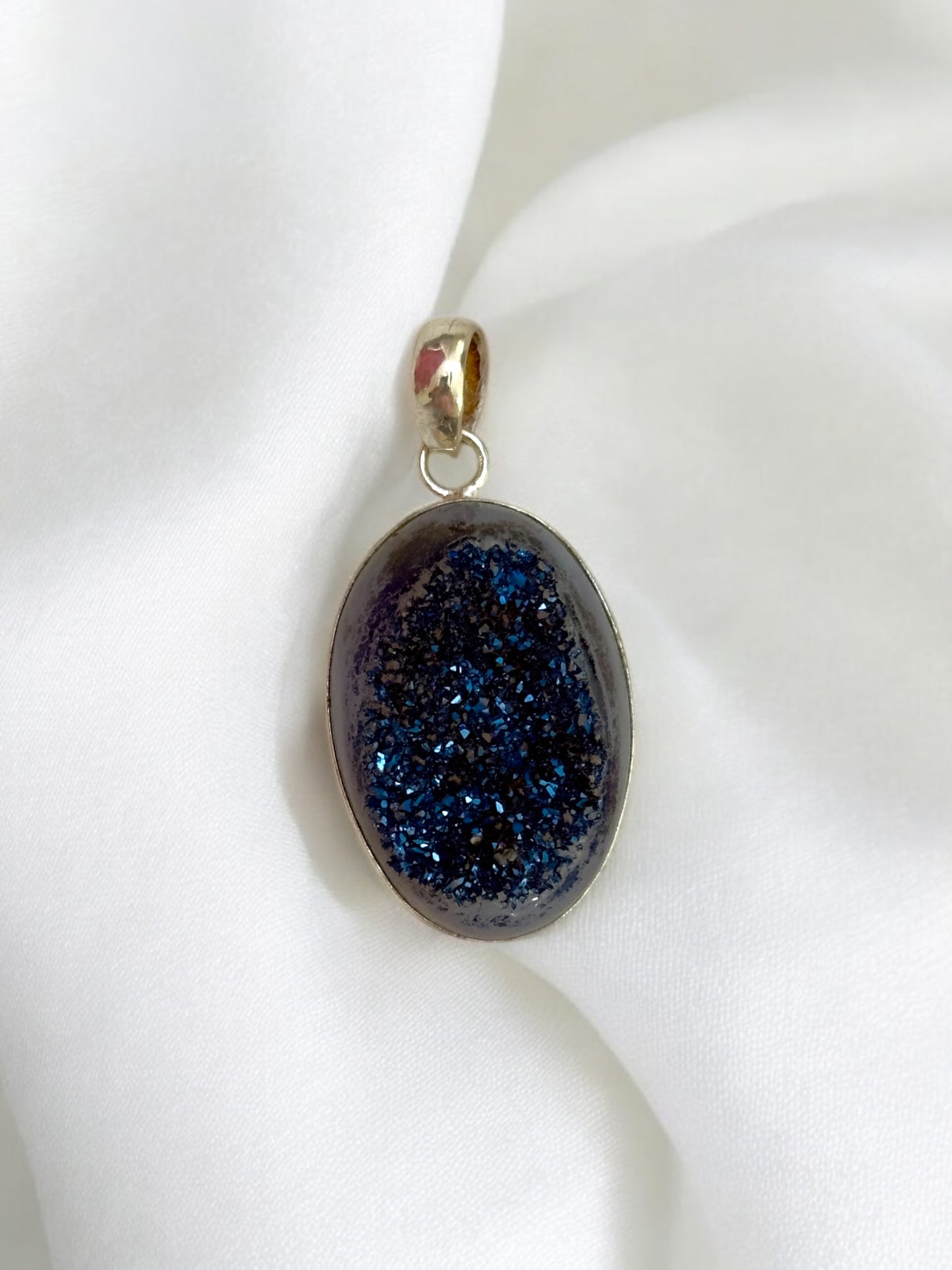 Party Pop Druzy Agate Stone Pendant in White Alloy (With Chain)