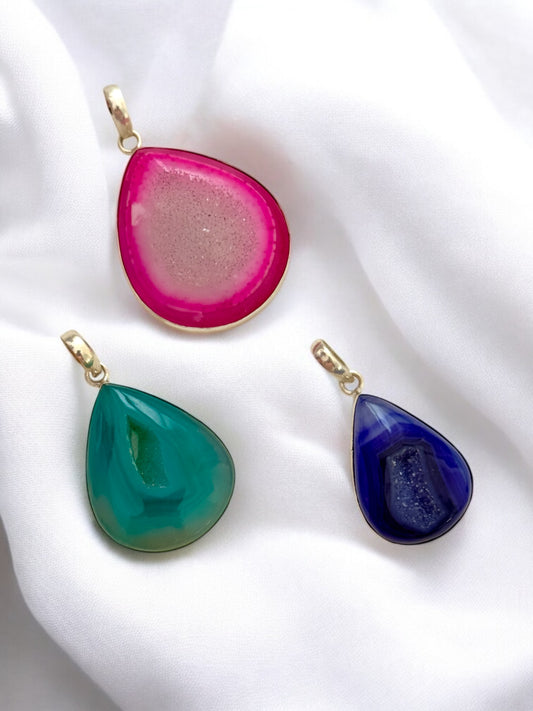 Colour Crave Druzy Agate Stone Pendant in White Alloy (With Chain)