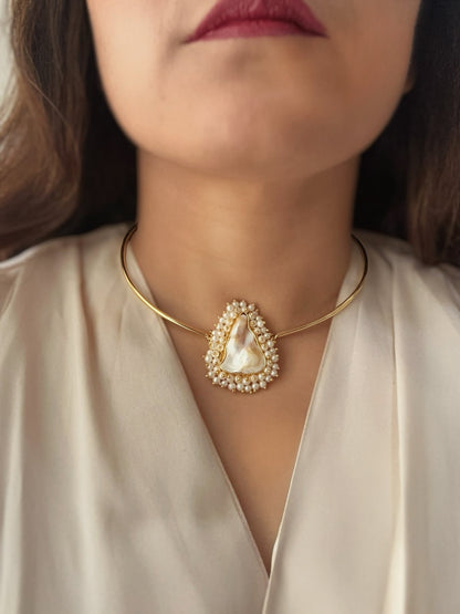 Pearl Shell European Torque Necklace Hasli
