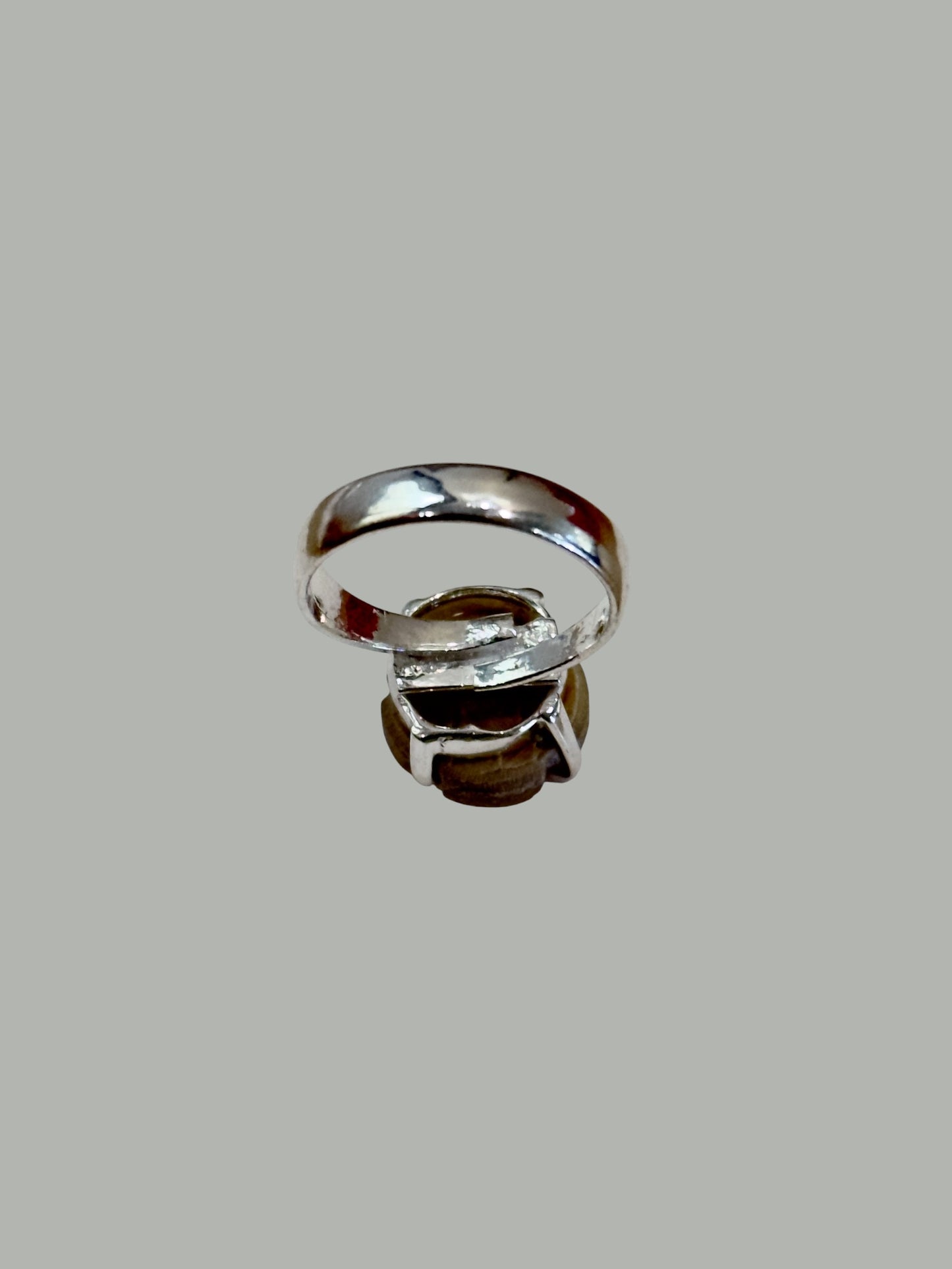 Mother Of Pearl Carved Mini Chandrika Ring