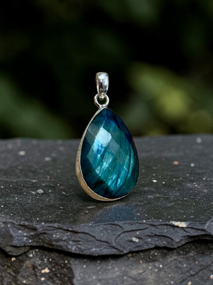 3 PCS Faceted Labradorite Teardrop Pendant Set