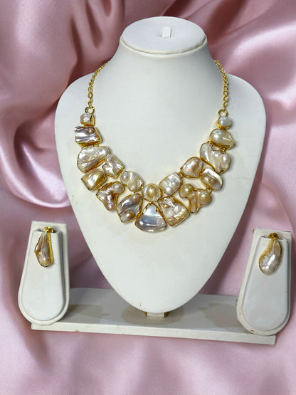 White Baroque Pearls Box Necklace Set
