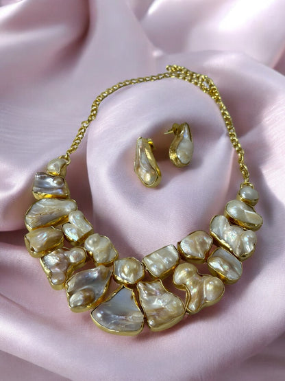 White Baroque Pearls Box Necklace Set