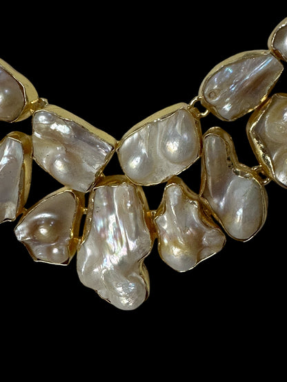 White Baroque Pearls Box Necklace Set