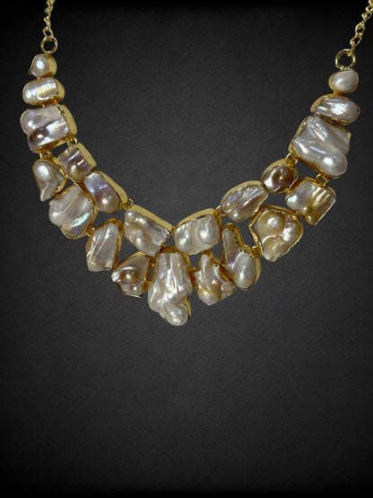 White Baroque Pearls Box Necklace Set