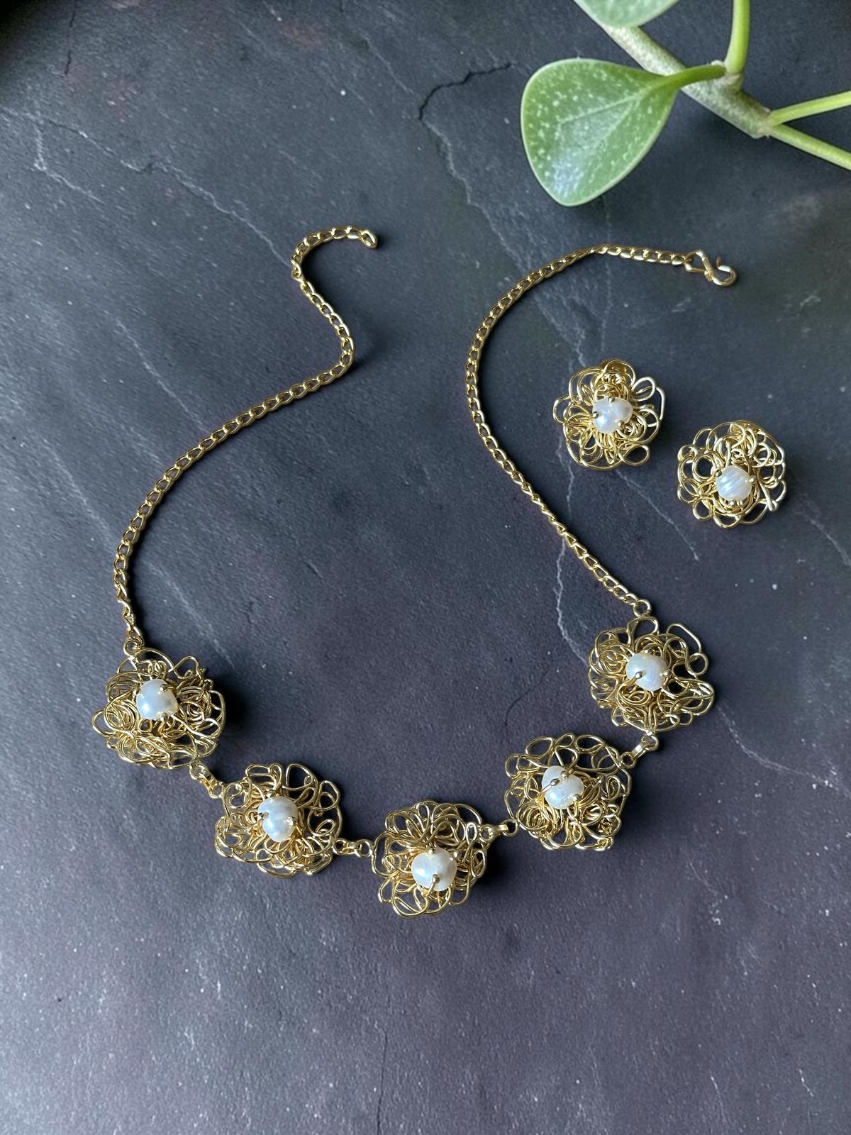 pearl Handfolded Flower Necklaces Set