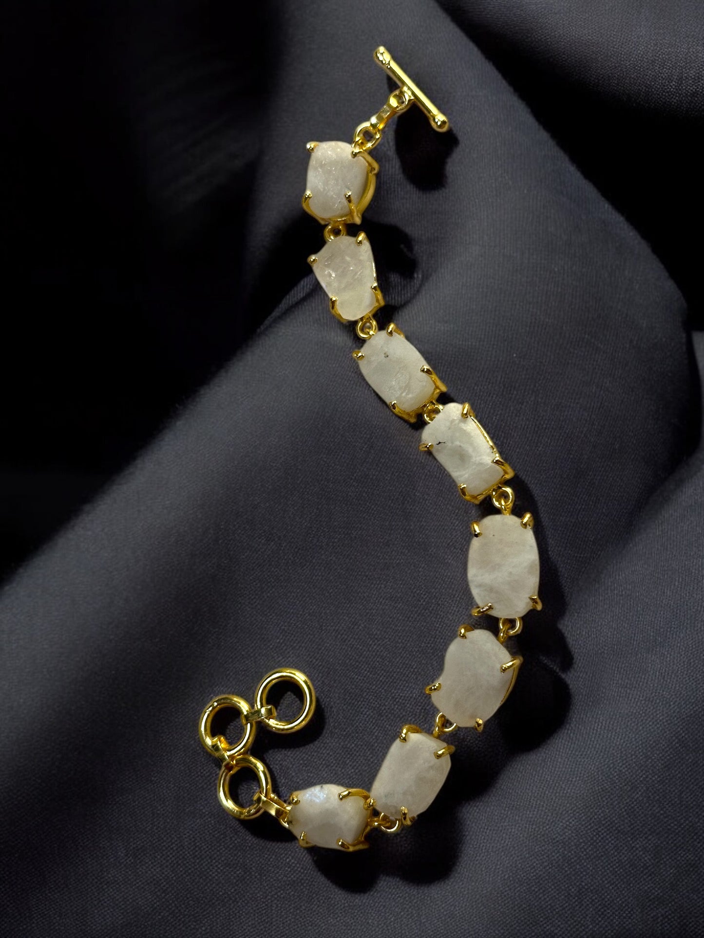 Moonstone Saisha Combo Set - Bracelet And Drops