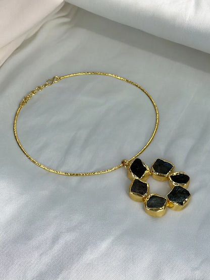 Black Labradorite Statement Floral Hasli