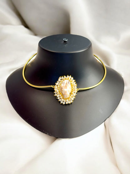 Pearl Shell European Torque Necklace Hasli