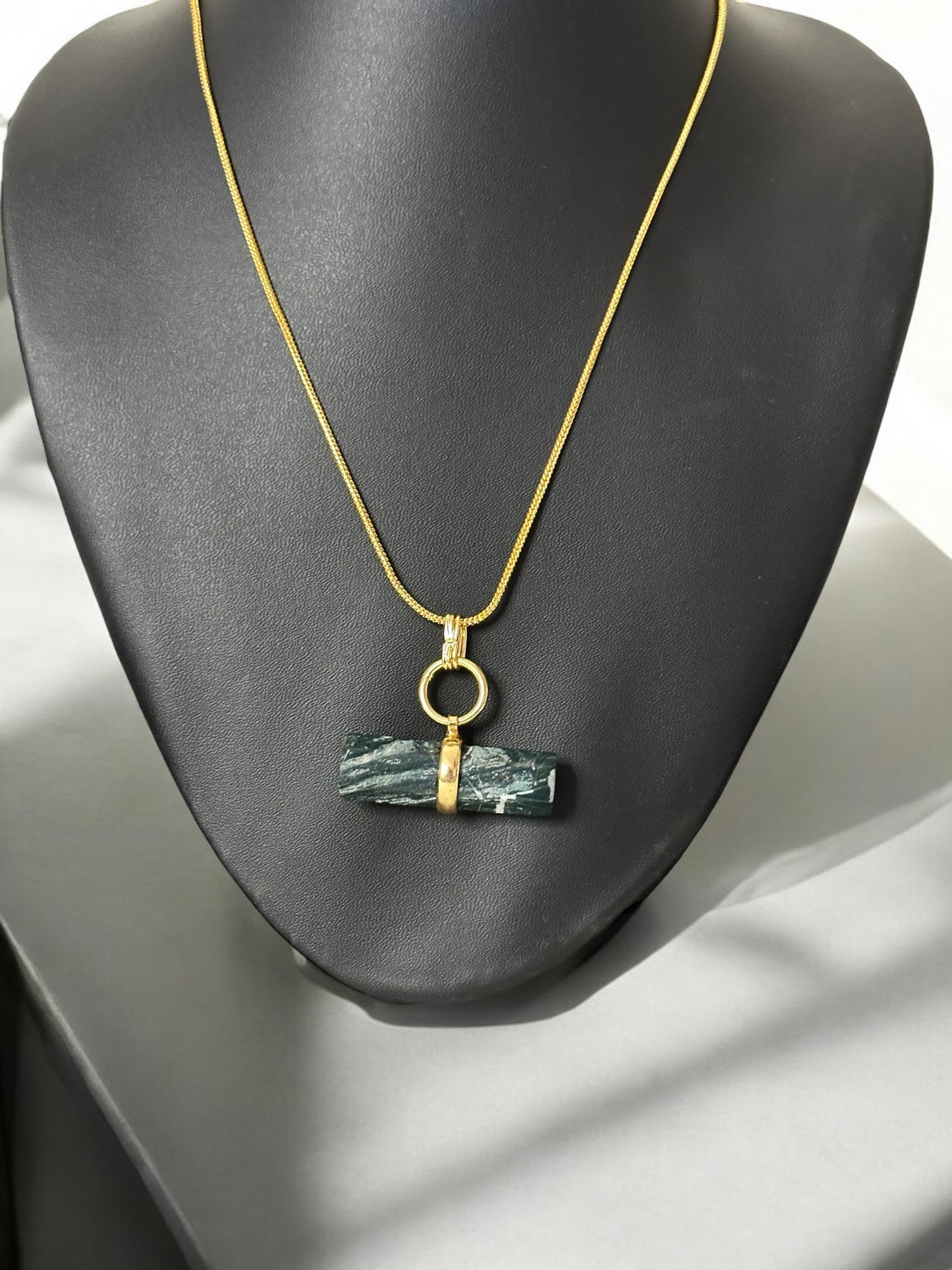 Pellet Natural Stones Pendant Necklace
