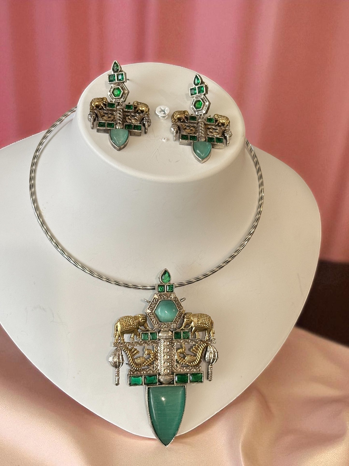Dual Tone Soumya Hasli Set