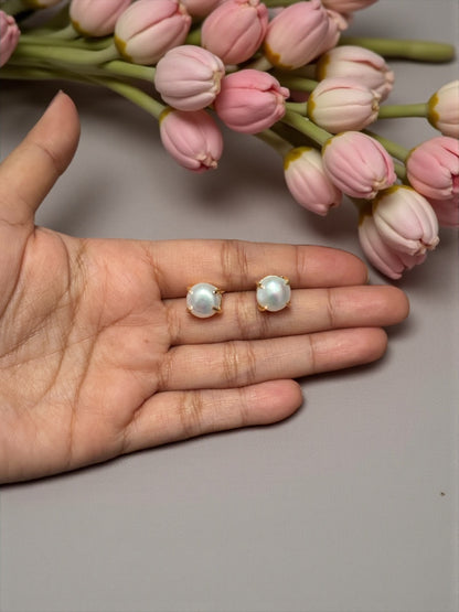 Classic Claw Pearl Studs