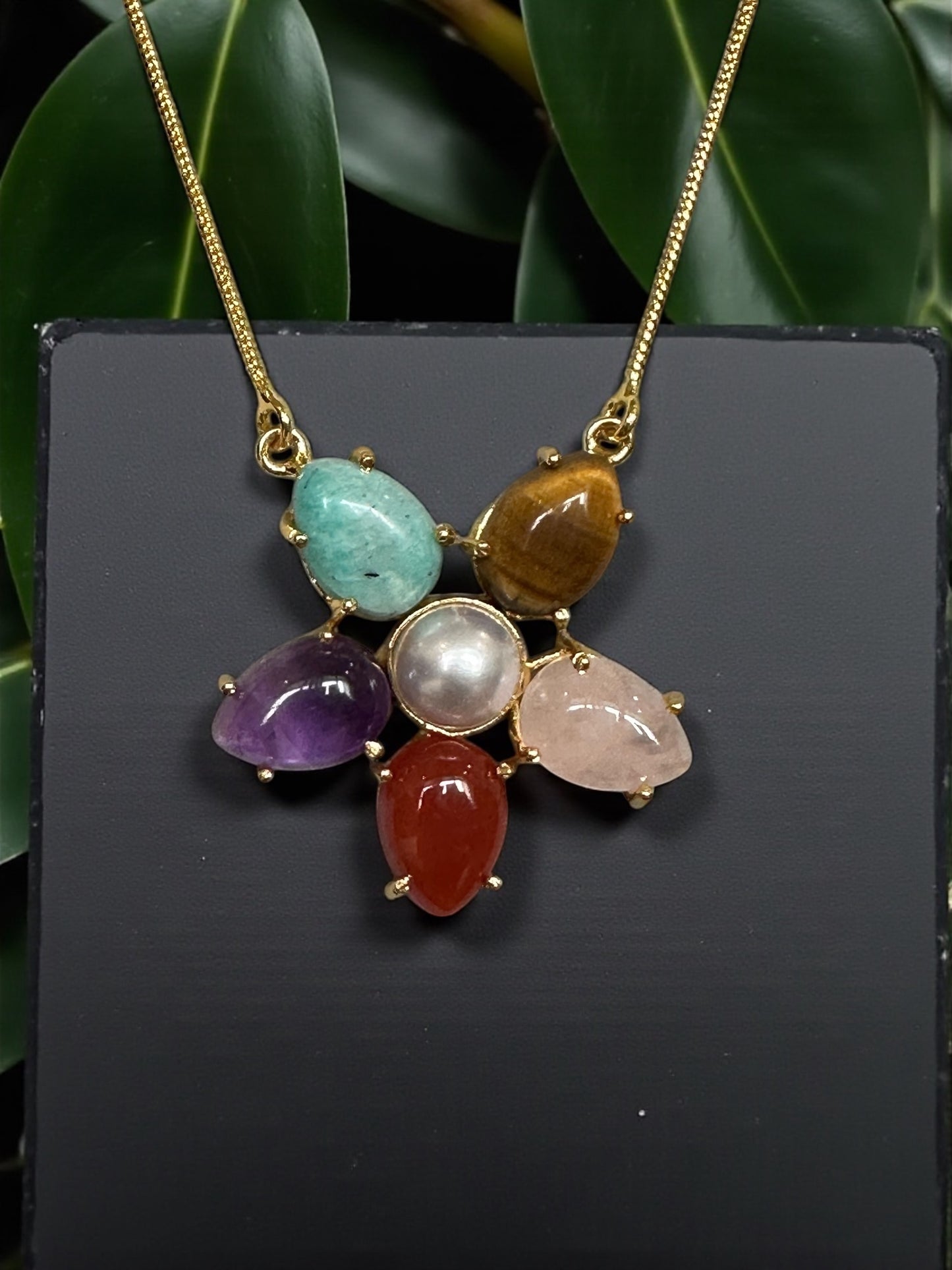 Pretty Little Flower Stone Necklace