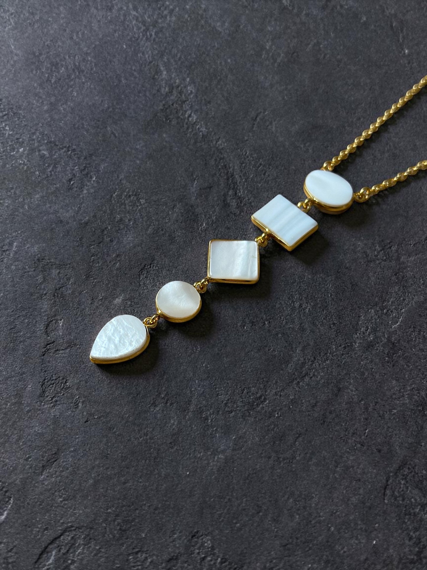 White Mother of Pearl Ivora Necklace Set