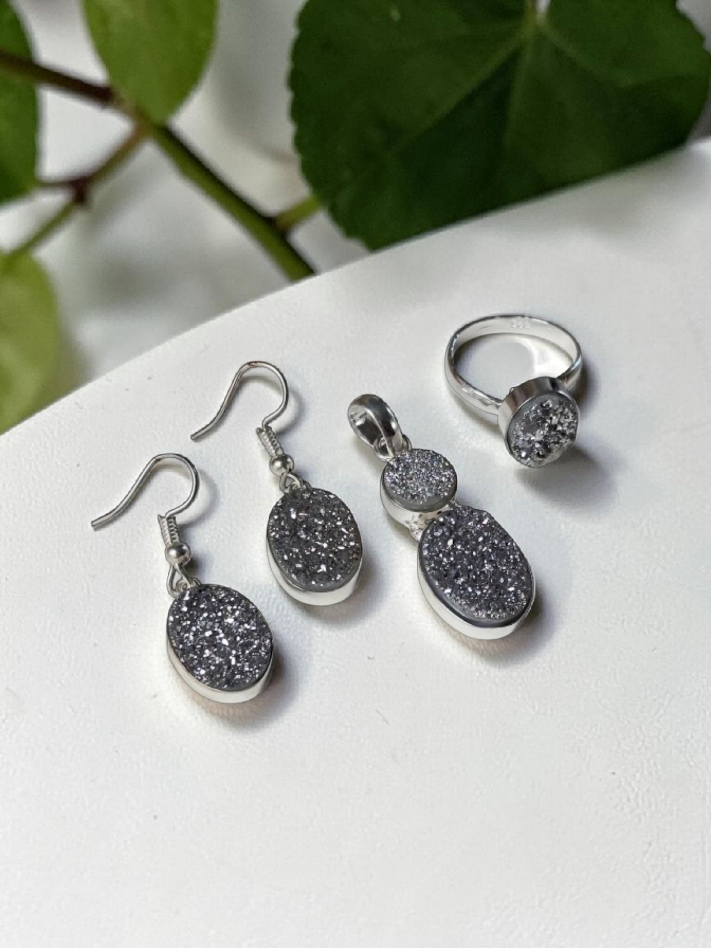 4PCS Silver Druzy Quartz Party Pop Pendant Set