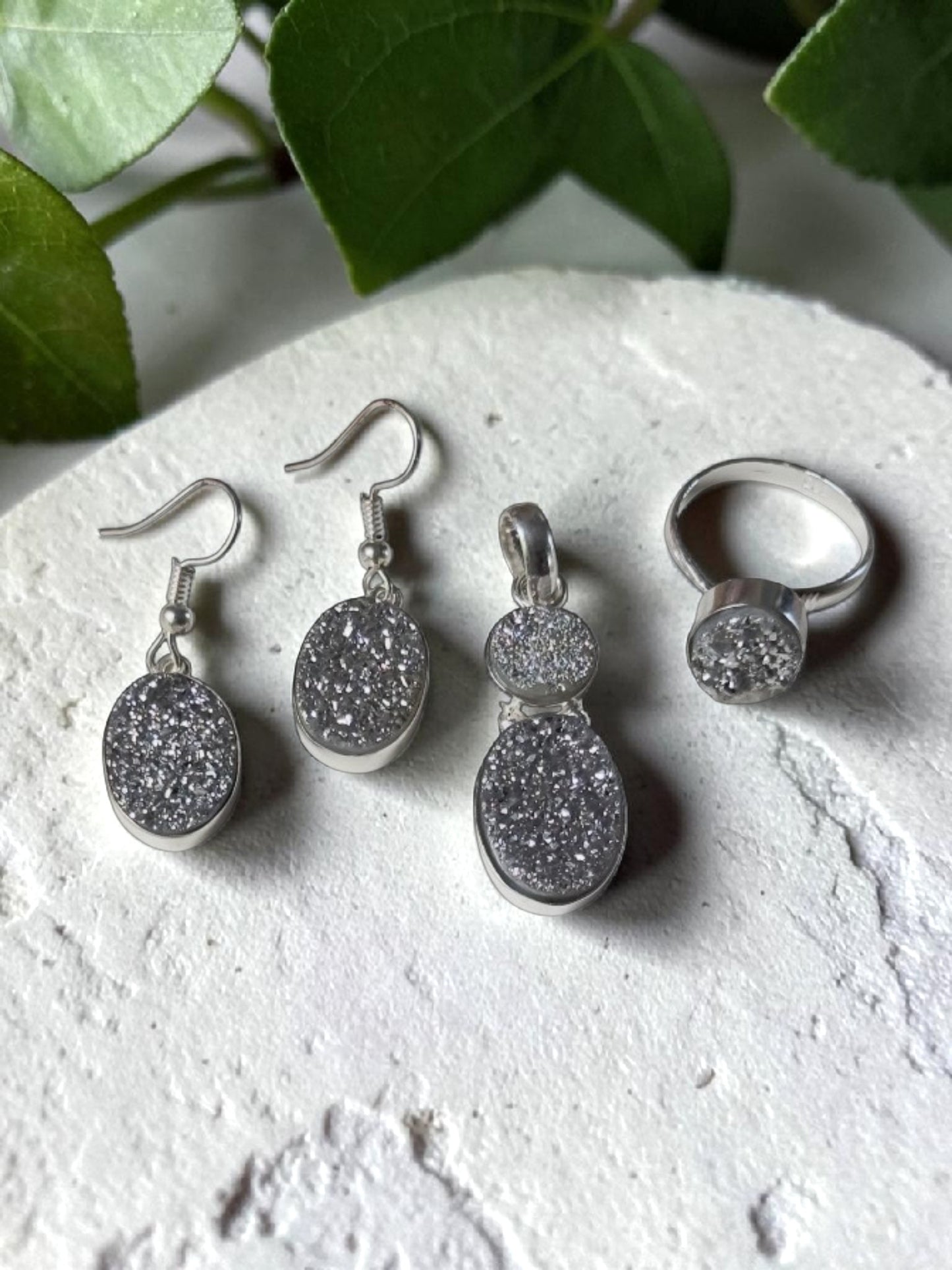4PCS Silver Druzy Quartz Party Pop Pendant Set