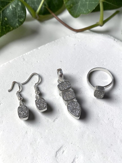 4PCS Silver Druzy Quartz Party Pop Pendant Set