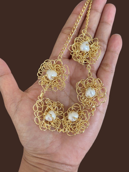 pearl Handfolded Flower Necklaces Set
