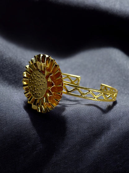 Pure Brass Delicate Flower Adjustable Bracelet