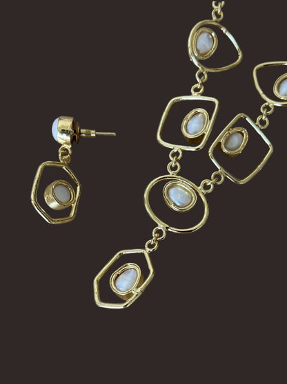 Pearl Geo Necklaces Set