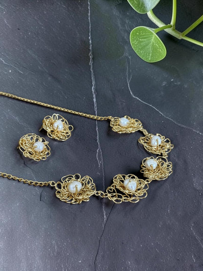 pearl Handfolded Flower Necklaces Set