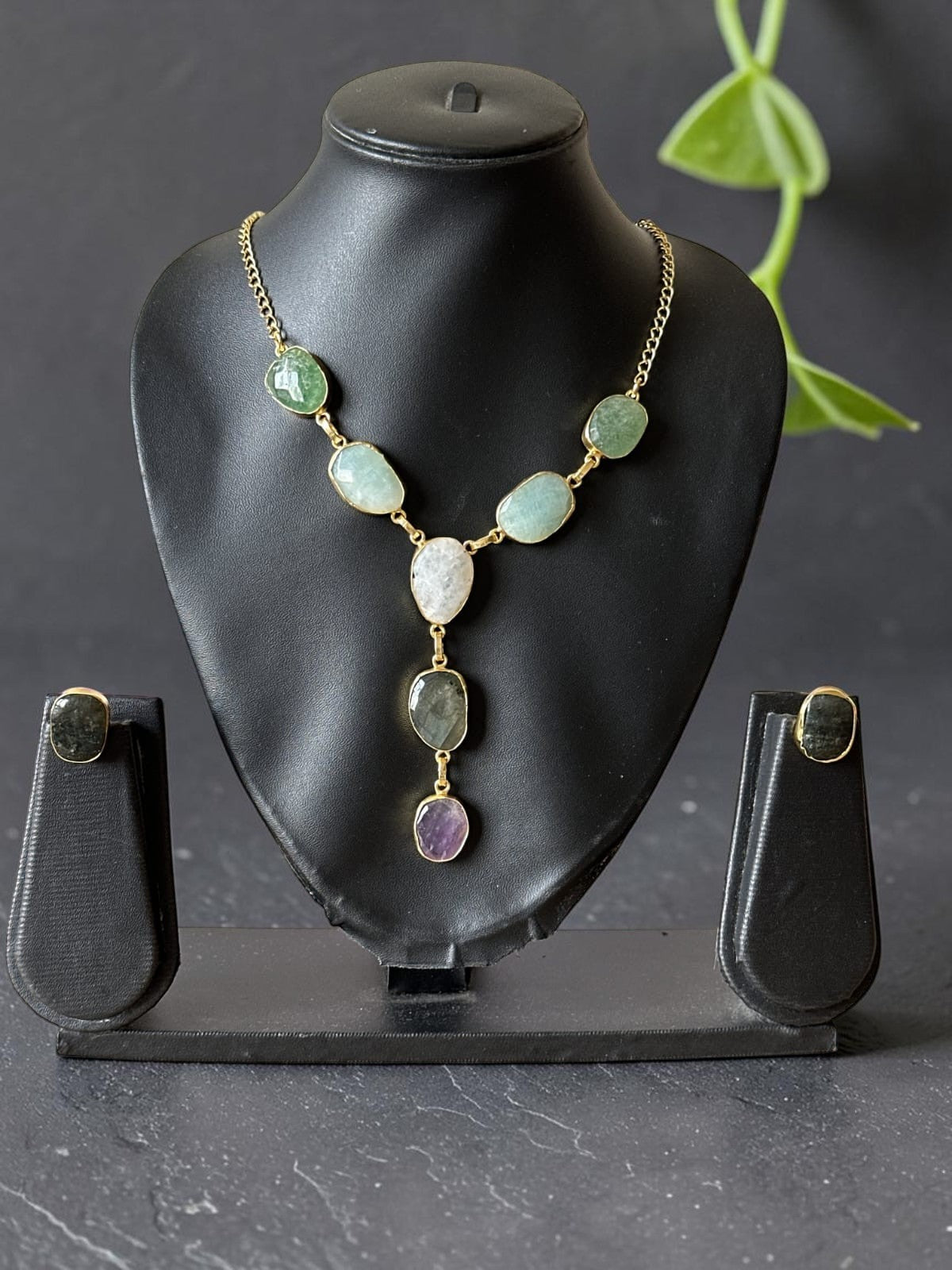 Bree Smooth Stone Necklace