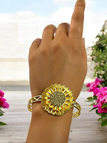 Pure Brass Delicate Flower Adjustable Bracelet
